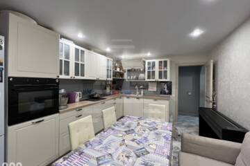 2-к квартира, 68 м², 3/14 эт.